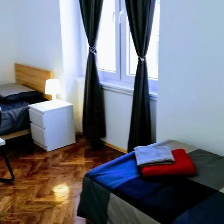 Center Park And Daire *