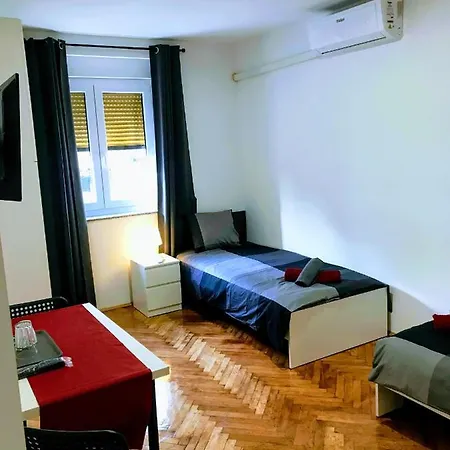 Center Park And شقة *